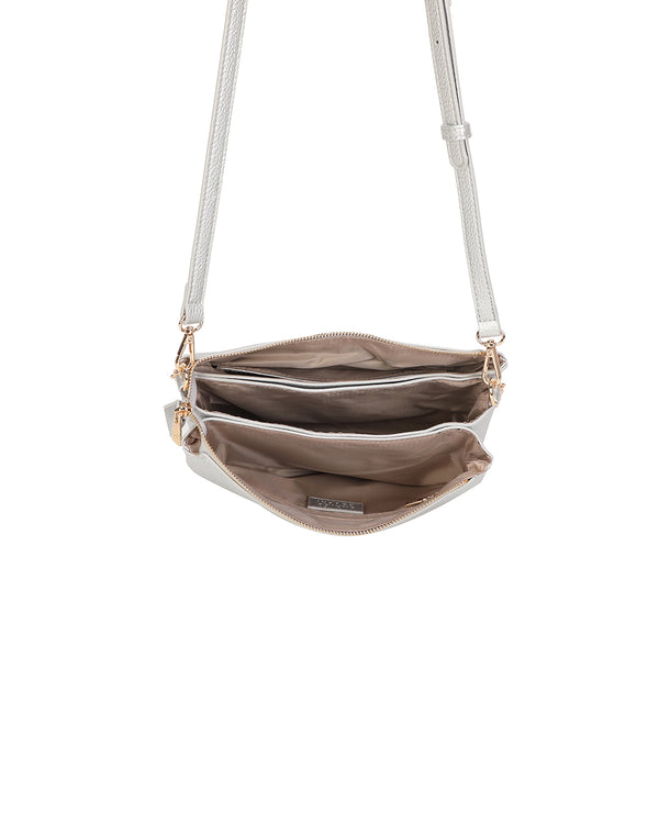 Borsetta pochette in ecopelle con catena a tracolla e fiore ECG609