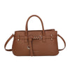 Borsa bauletto in ecopelle martellata con cinturino decorativo e anelli MB038