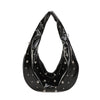 Borsa in ecopelle effetto lucido a spalla con borchie argento MB709