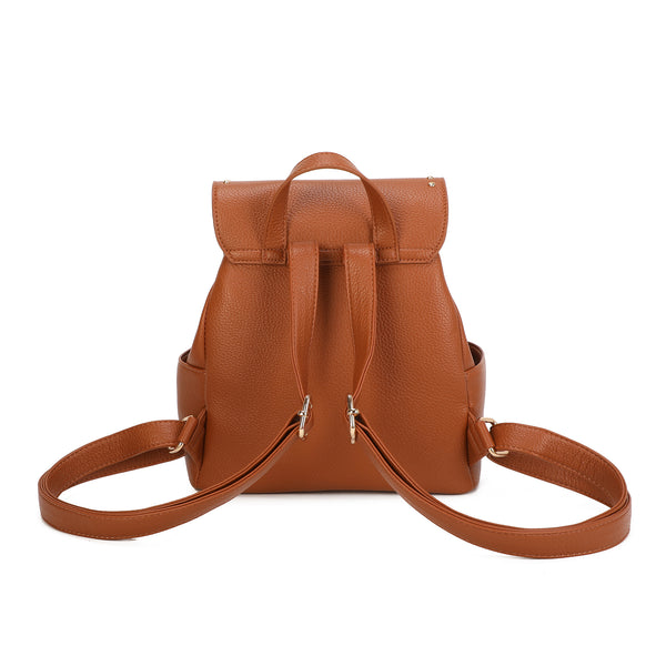 Zaino in ecopelle Enrico Coveri con decorazioni a borchie sulla patta EC6334