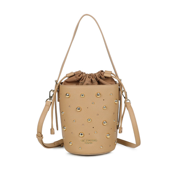 Borsa a secchiello in ecopelle con borchie e chiusura a coulisse VC523