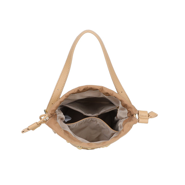 Borsa a secchiello in ecopelle con borchie e chiusura a coulisse VC523