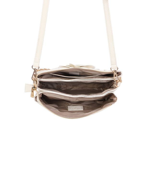 Borsetta pochette in ecopelle con catena a tracolla e fiore ECG609