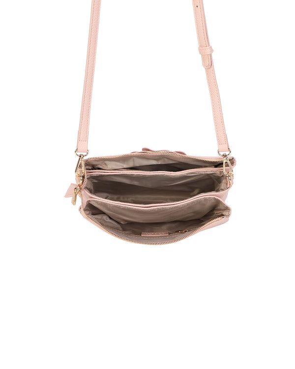 Borsetta pochette in ecopelle con catena a tracolla e fiore ECG609