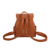 Zaino in ecopelle Enrico Coveri con decorazioni a borchie sulla patta EC6334