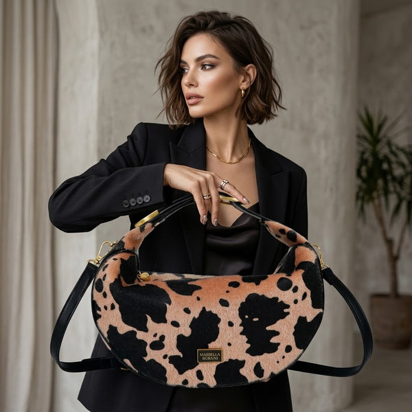 Borsa a mano a croissant Mariella Burani in ecopelliccia muccata MB059